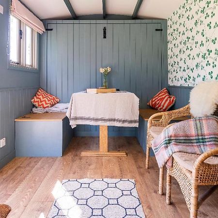 Old King William Shepherd Huts And Private Hot Tubs In North Norfolk Hunworth Esterno foto