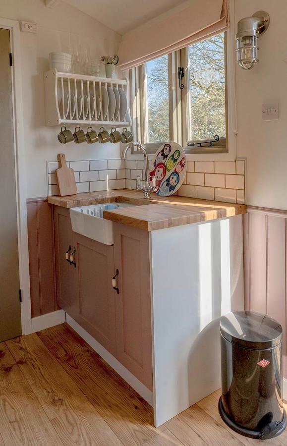 Old King William Shepherd Huts And Private Hot Tubs In North Norfolk Hunworth Esterno foto