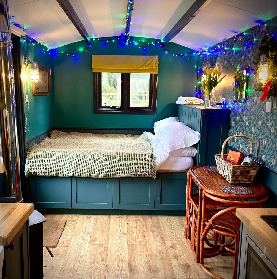 Old King William Shepherd Huts And Private Hot Tubs In North Norfolk Hunworth Esterno foto