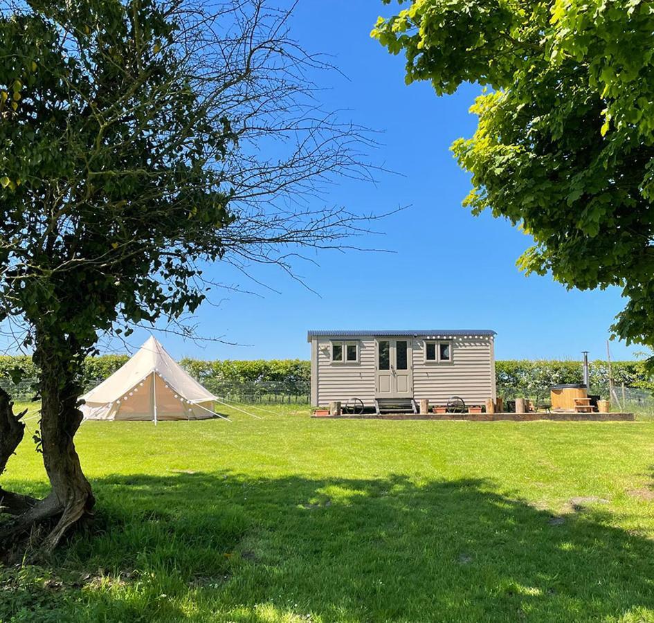 Old King William Shepherd Huts And Private Hot Tubs In North Norfolk Hunworth Esterno foto