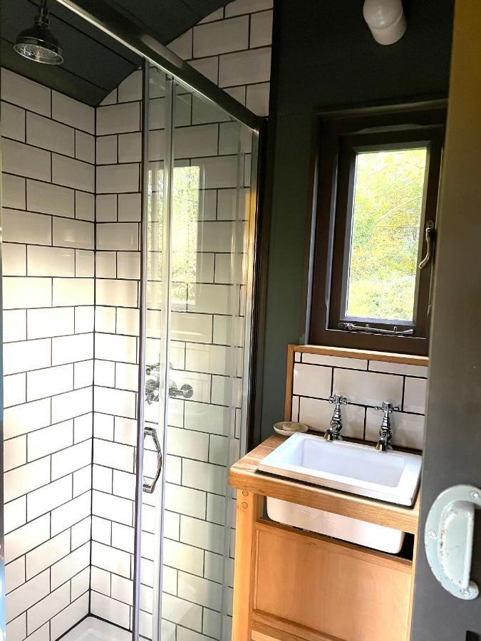 Old King William Shepherd Huts And Private Hot Tubs In North Norfolk Hunworth Esterno foto